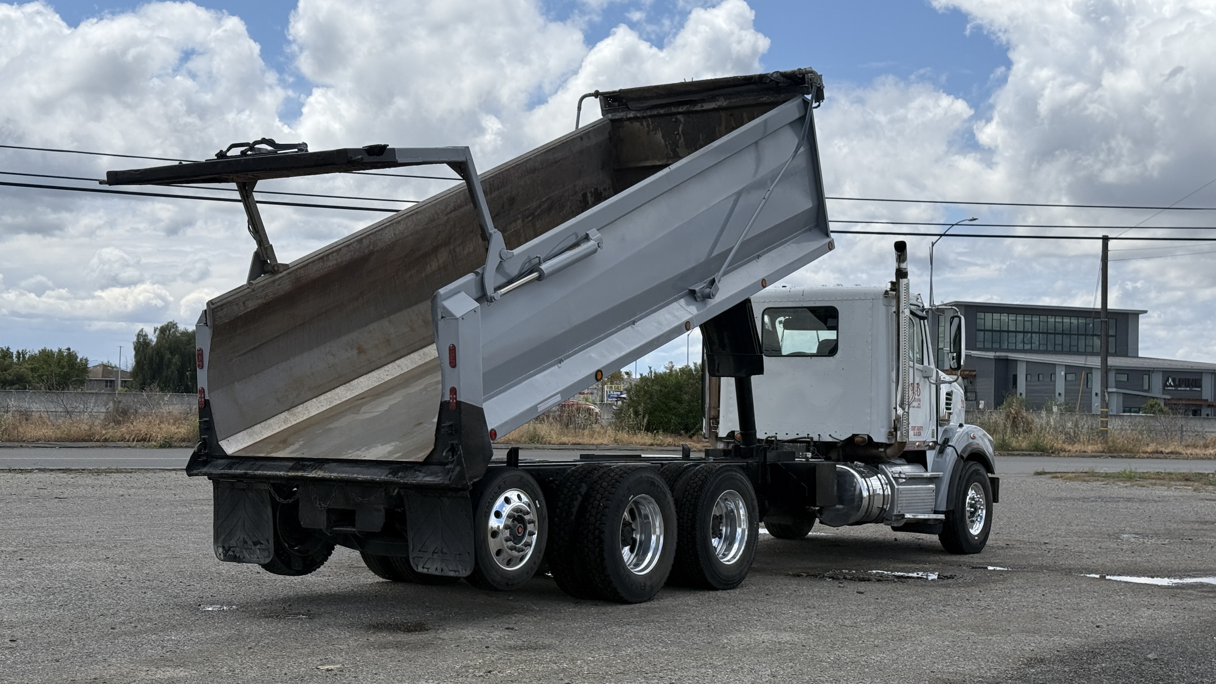 2012 FREIGHTLINER 122SD Super Tag - Image 6